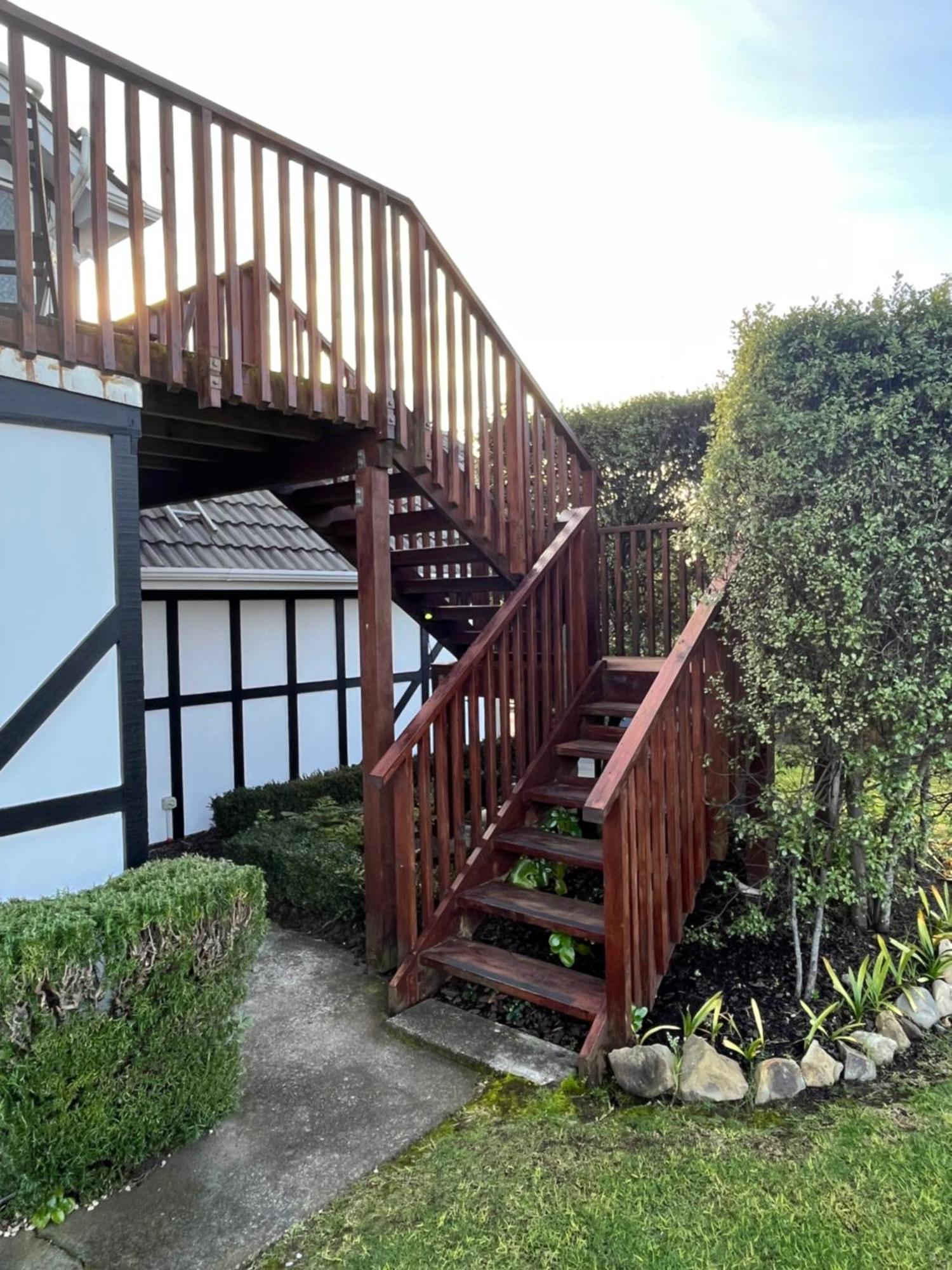 Tudor Manor Bed&Breakfast Paraparaumu Exterior foto