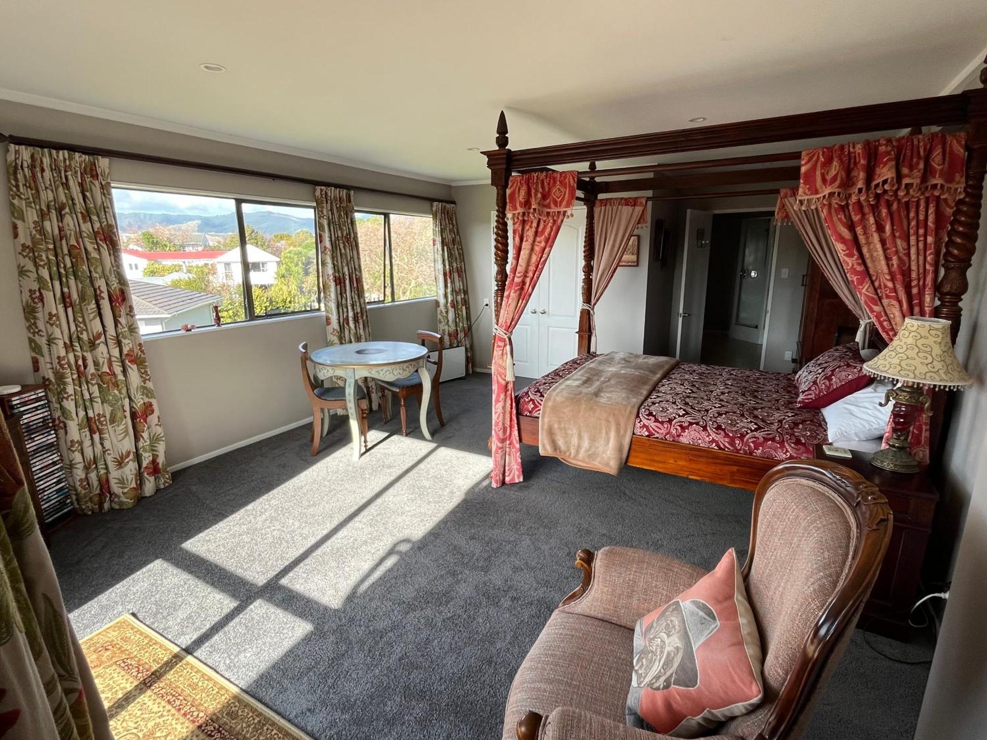 Tudor Manor Bed&Breakfast Paraparaumu Exterior foto
