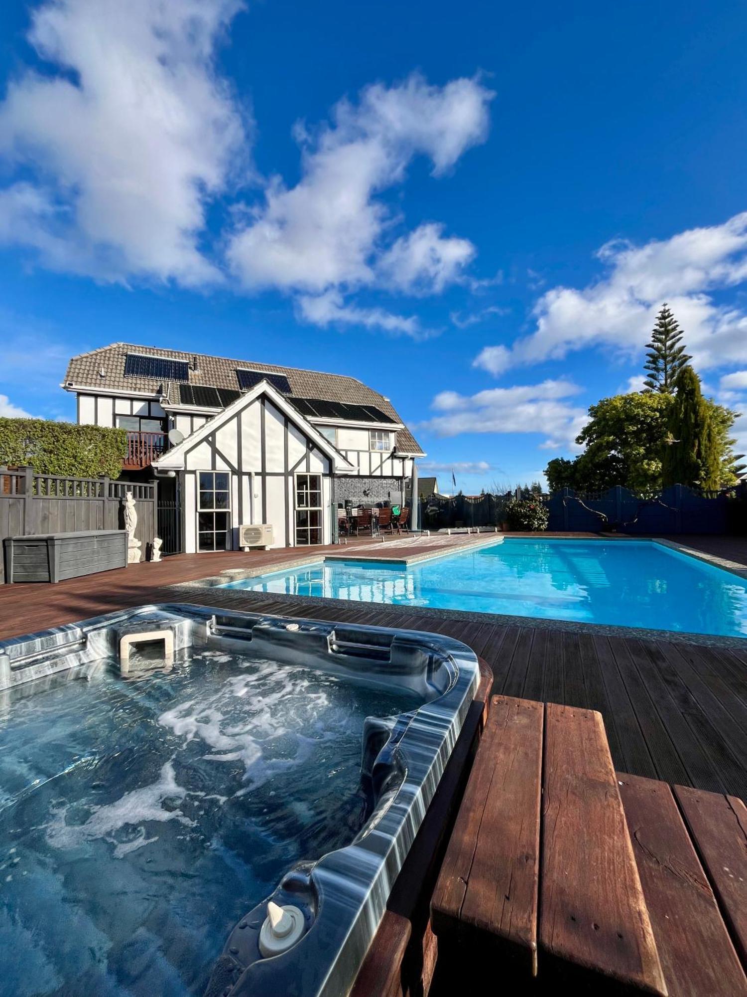 Tudor Manor Bed&Breakfast Paraparaumu Exterior foto